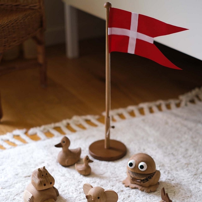 NOA Kids Træfigur - Flagstang med flag